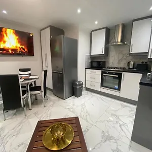 Apartment The Royal Boutique Piccadilly By London Sleep 6, Hayes (Greater London)